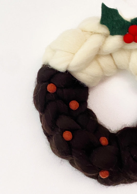 Small Christmas Pud Wreath (E)